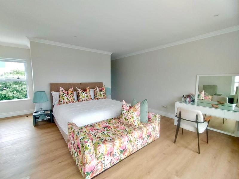 To Let 5 Bedroom Property for Rent in Hout Bay Western Cape